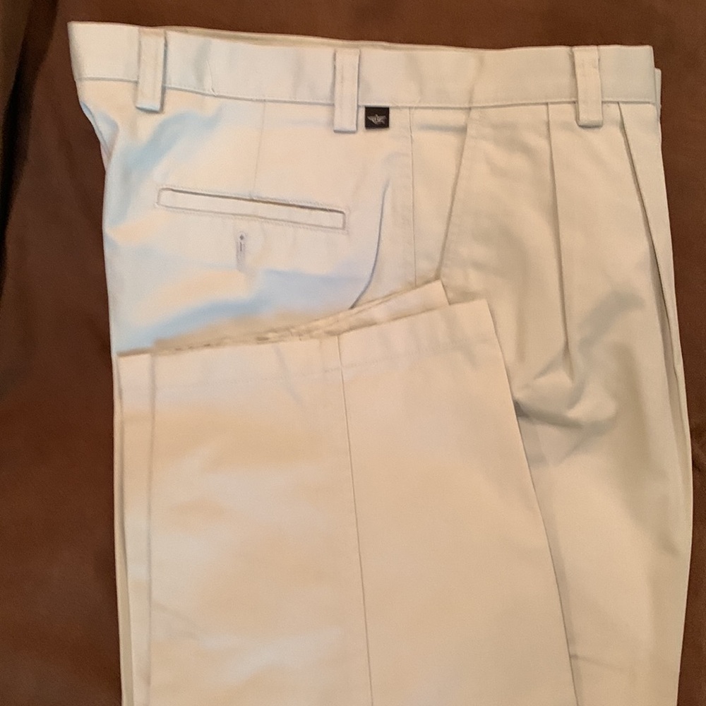 Dockers Men pants, Size: 38W x 31L Khaki, 100 % Cotton, Basic Twill, Brand New